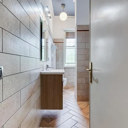 Ferravilla Apt, 2 Min To Subway! Apartman *